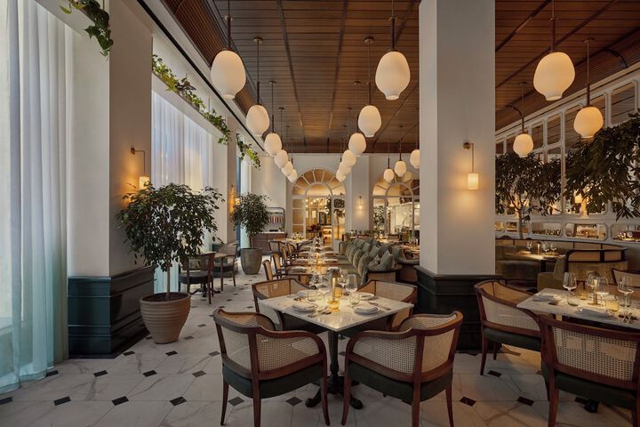 Dining 62 of 77
