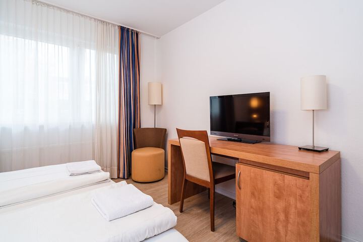 Room 3 of 9