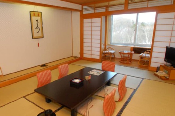 Room 16 of 39