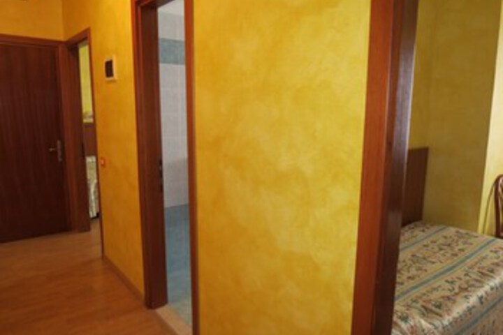 Ballroom/Hall 37 of 47