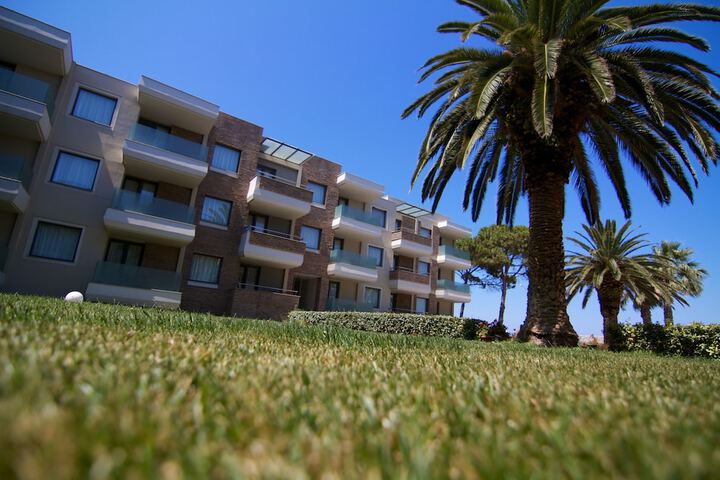 Hotel Exterior 41 of 49
