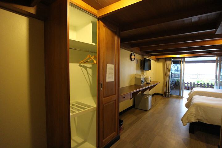 Room 28 of 45