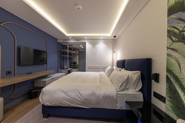 Room 8 of 69