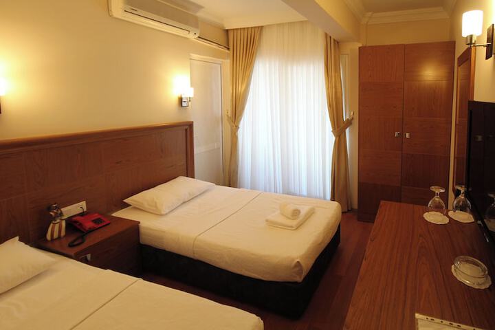 Room 11 of 41