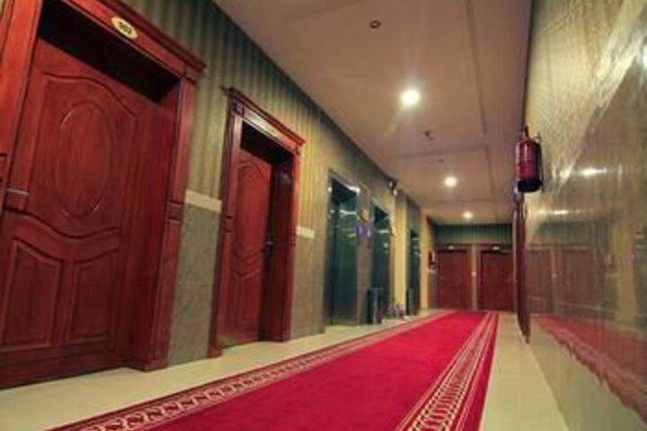 Ballroom/Hall 21 of 45