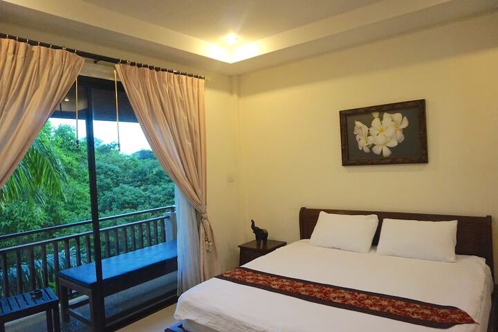 Room 6 of 50