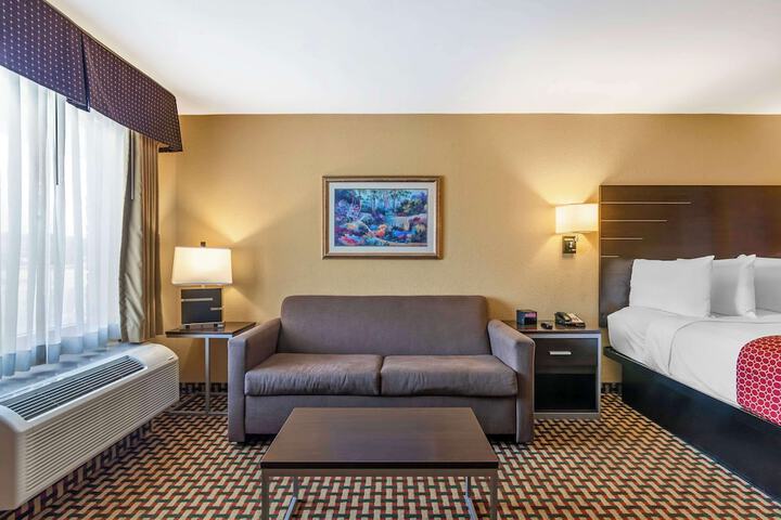 Room 10 of 29