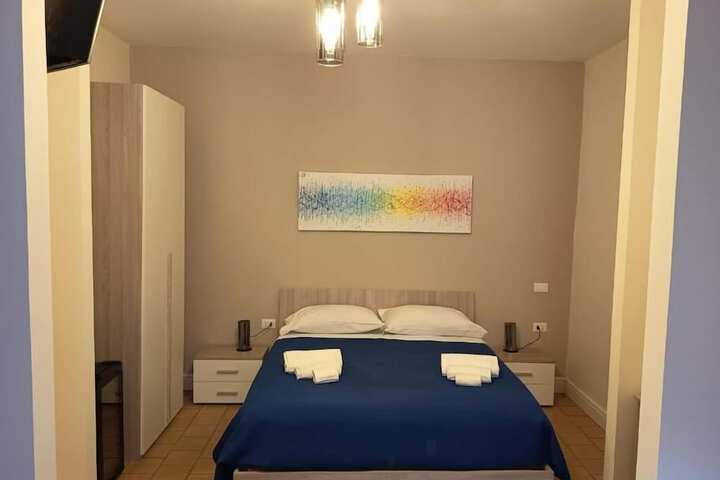 Room 13 of 37