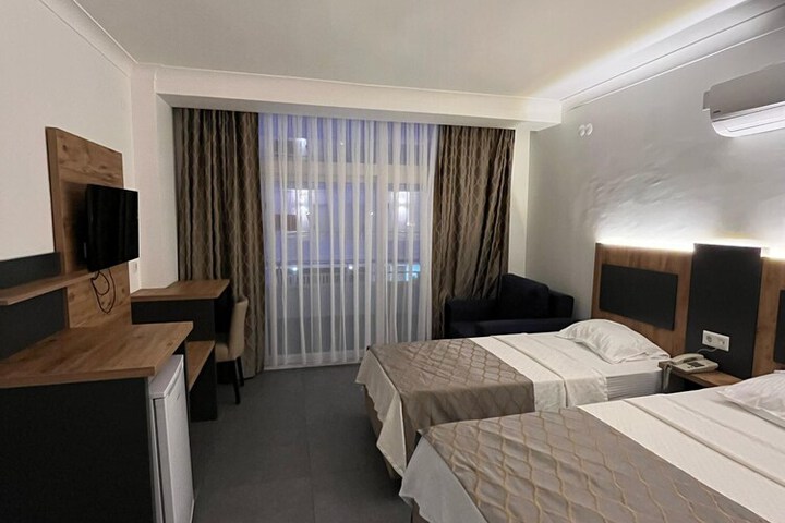 Room 7 of 70