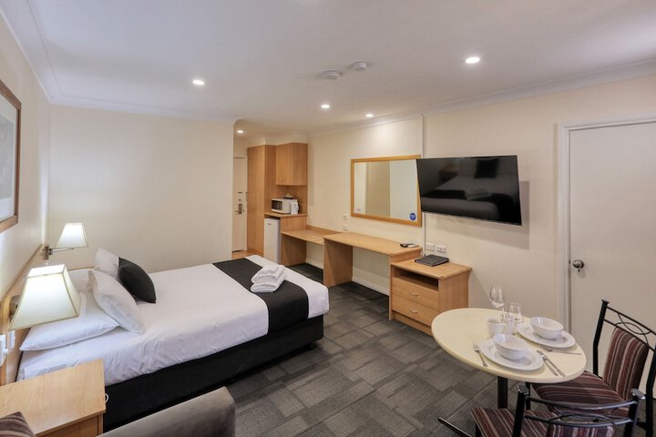 Room 6 of 46