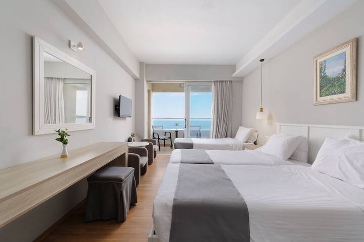 Room 16 of 208