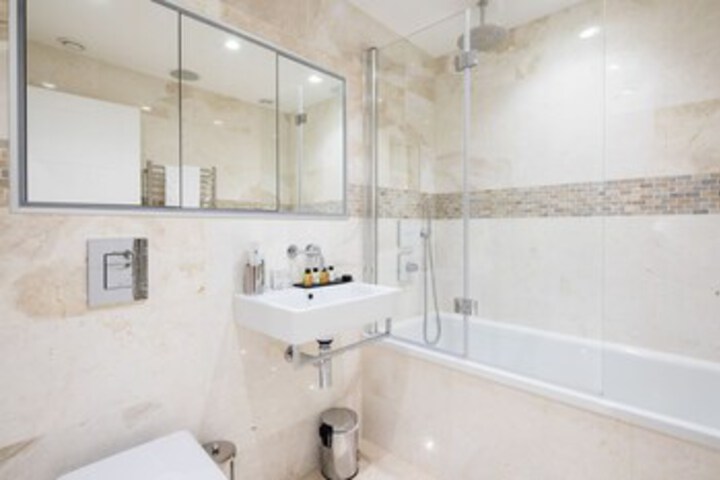 Room 4 of 21