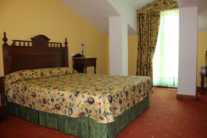 Room 8 of 27
