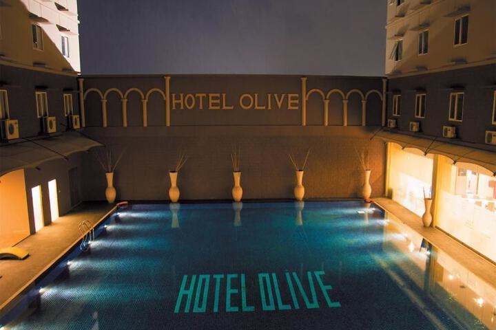 Hotel Pool
