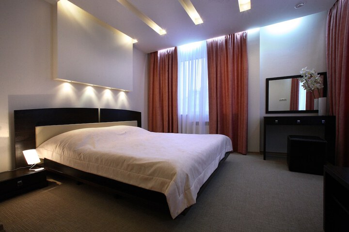 Room 5 of 37