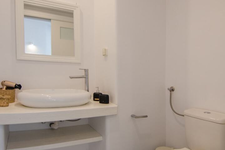 Room 43 of 68