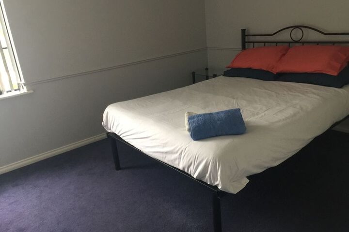 Room 28 of 93