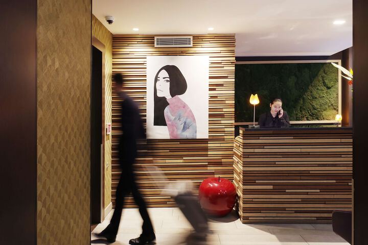 Entrance & Lobby