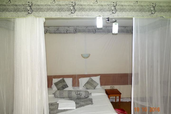 Room 11 of 36
