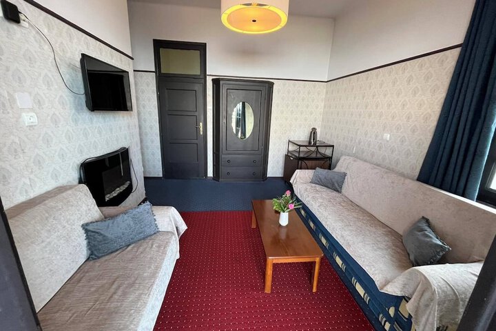 Room 31 of 120