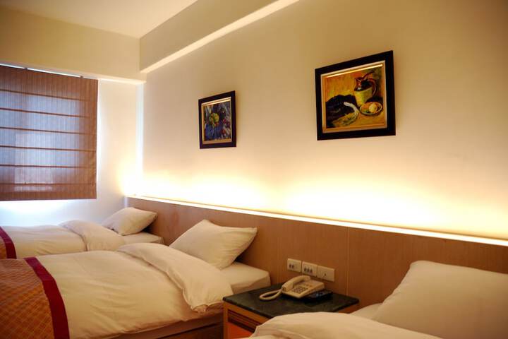 Room 9 of 62
