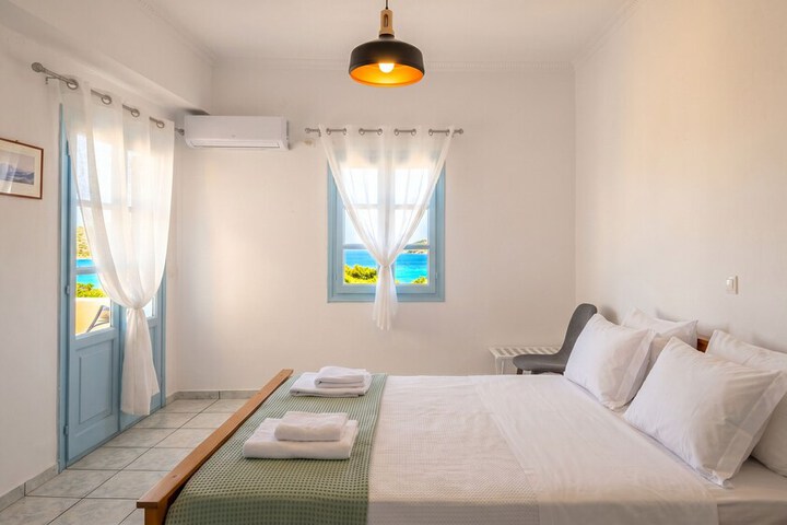 Room 15 of 48