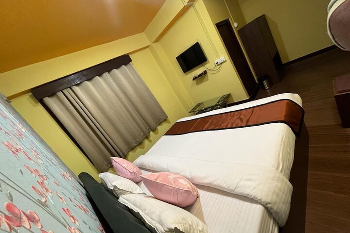 Room 6 of 29