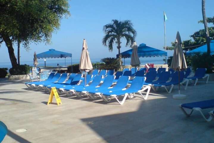 Hotel Pool