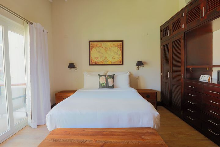 Room 32 of 93