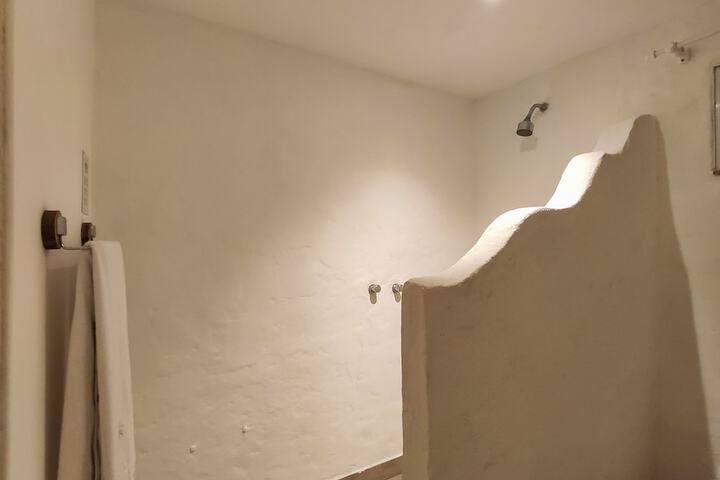 Room 63 of 142