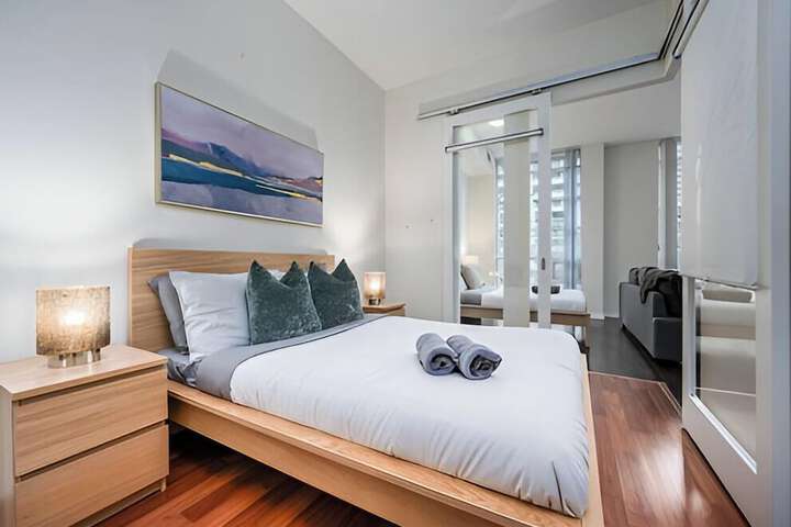 Room 32 of 319