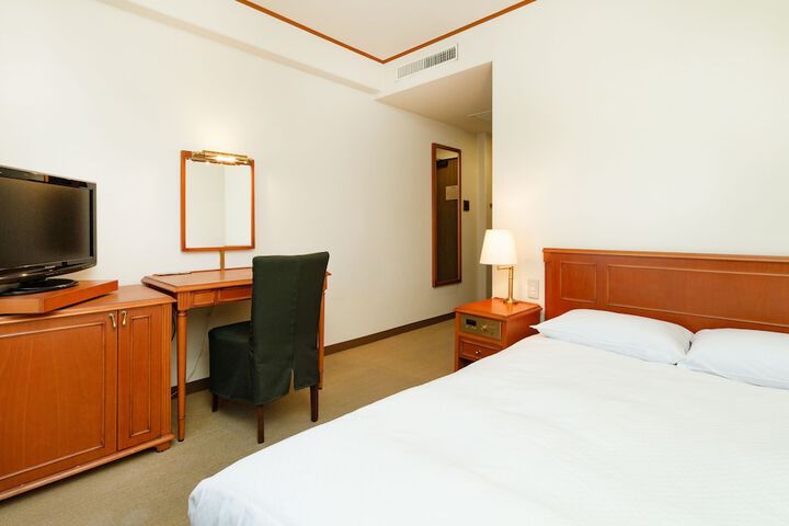 Room 8 of 26
