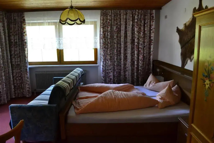 Room 5 of 24