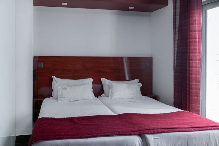 Room 4 of 49