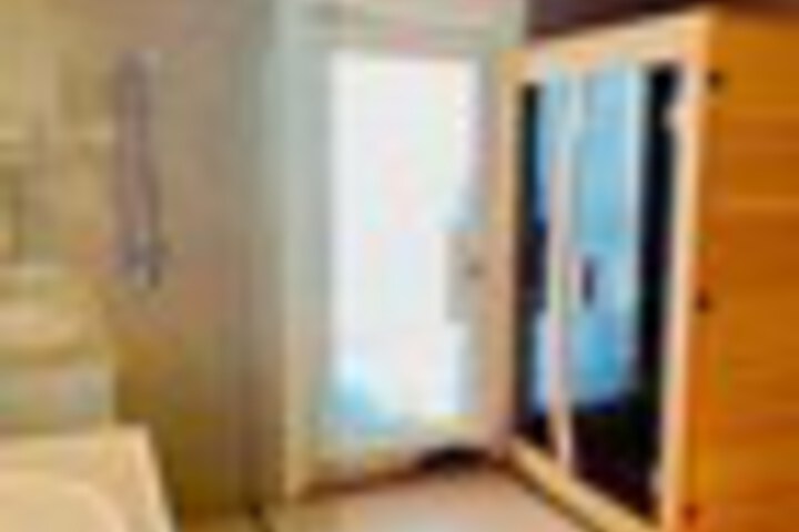 Room 80 of 138