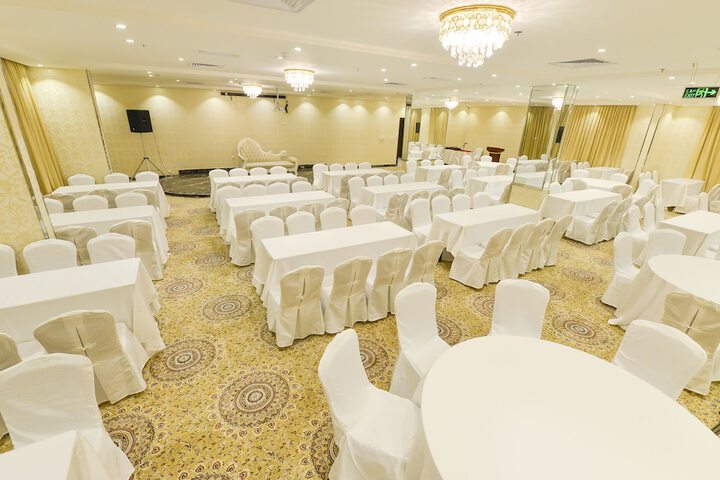 Ballroom/Hall 46 of 58