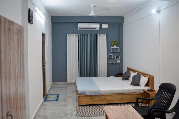 Room 8 of 19