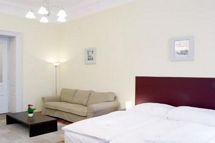 Room 14 of 19