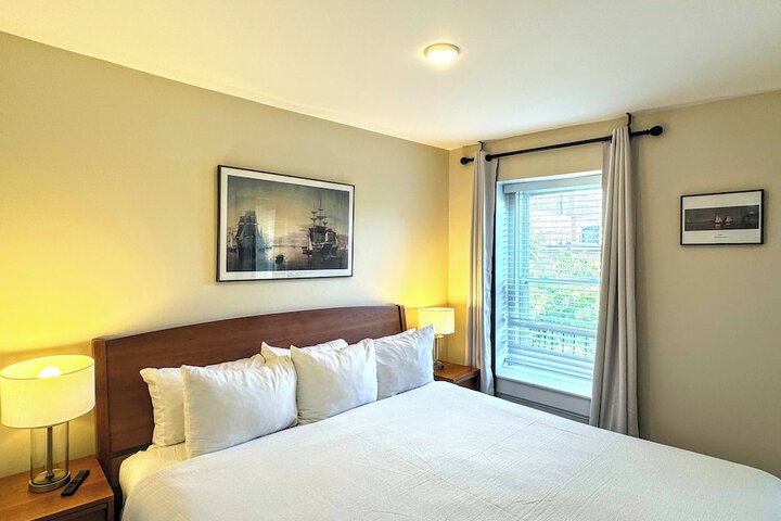 Room 22 of 99