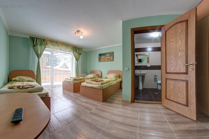 Room 21 of 47