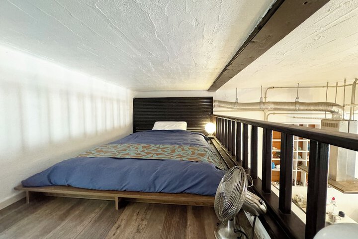 Room 11 of 38