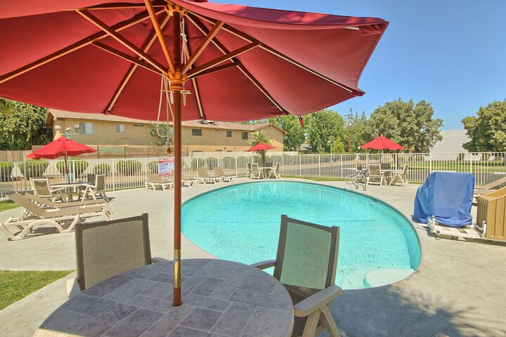 Photo of Motel 6 Fresno CA - Blackstone North Pool
