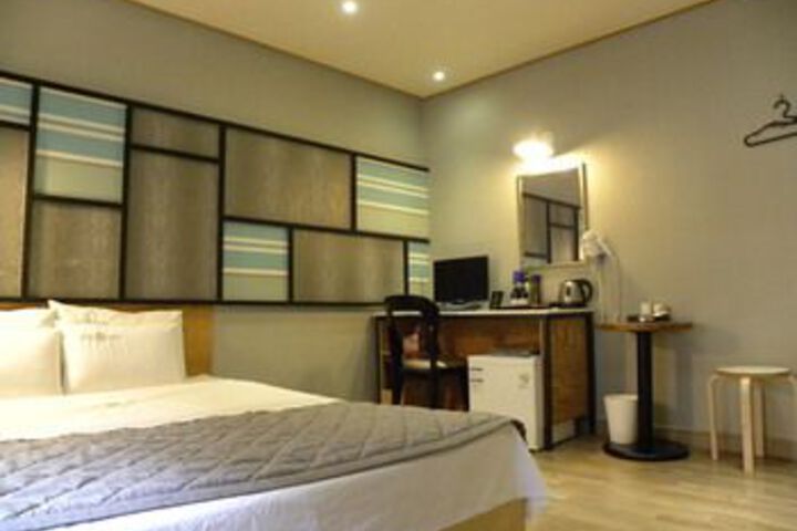 Room 10 of 53