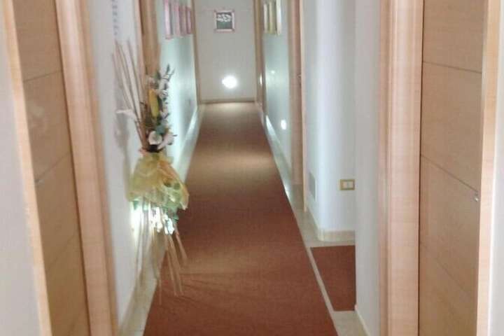 Ballroom/Hall 31 of 37