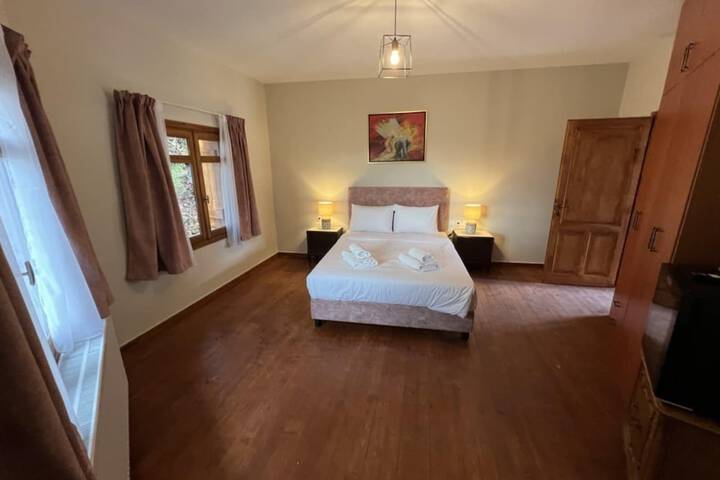 Room 4 of 45