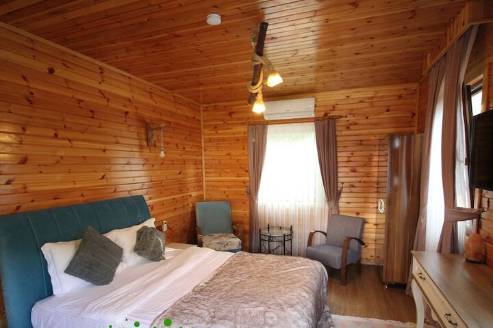 Room 2 of 43