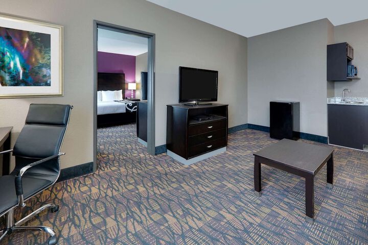 Room 8 of 16