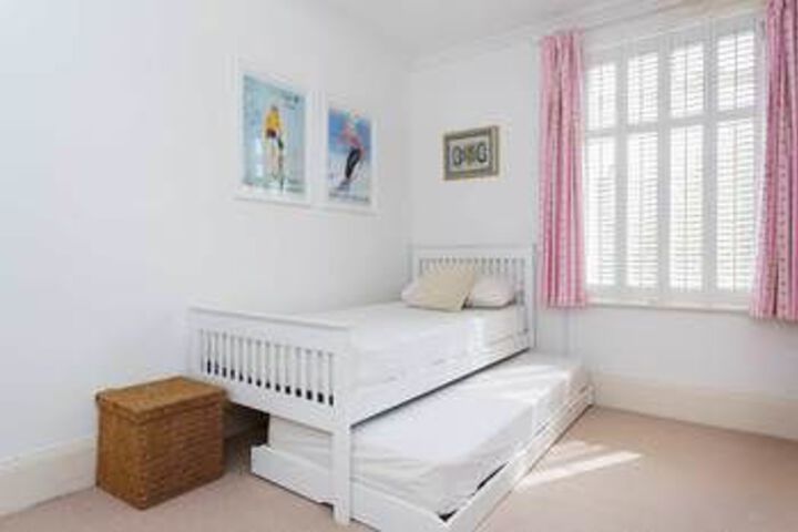 Room 16 of 25