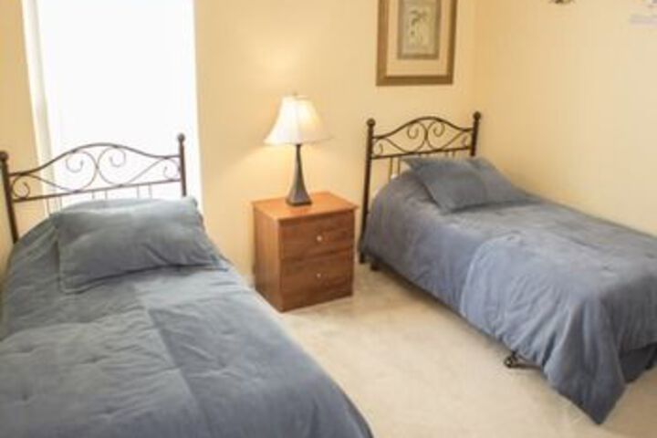 Room 8 of 18