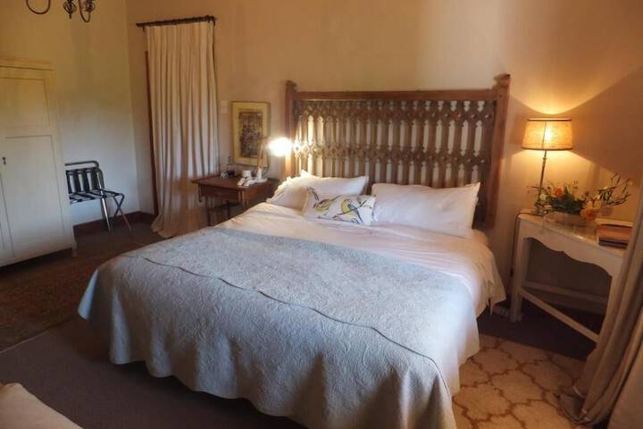 Room 5 of 42